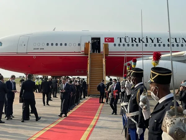 baskan-erdogan-kongo-demokratik-cumhuriyetine-geldi-1645372485287.jpg
