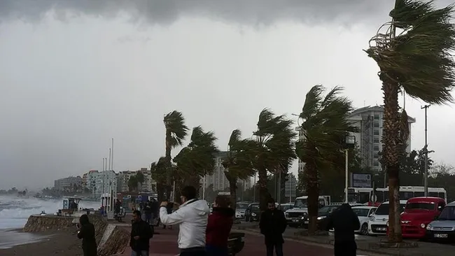 son-dakika-meteorolojiden-kritik-uyari-9-ilde-kuvvetli-saganak-ve-firtina-o-tarihlerde-semsiyesiz-cikmayin-1762323545797.jpg (873×492)