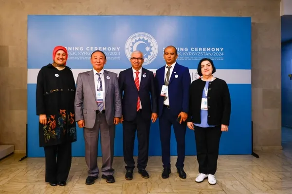 kizilay-genel-baskan-1-yardimcisi-saygiliturk-dunyasi-kizilaylari-ile-bagliligimizi-percinliyoruz-1728818224400.jpg