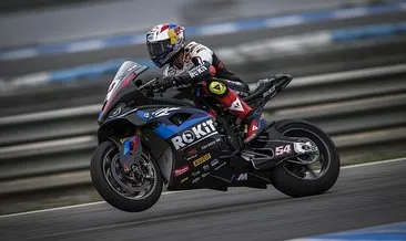 Milli motosikletçi Toprak Razgatlıoğlu, İngiltere’de ilk yarışı birinci bitirdi