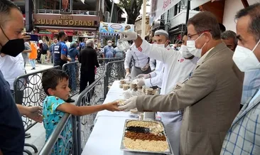 Eyüpsultan’da aşure ikramı