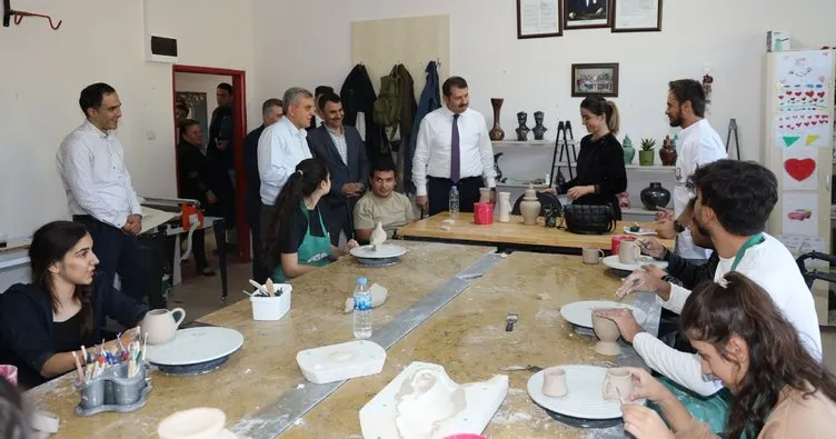Başkan Beyazgül ile Vali Ayhan engelsiz yaşam merkezini ziyaret etti