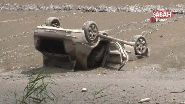 Eyüpsultan'da şoke eden olay! Suyu çekilen gölün içinden otomobil çıktı | Video