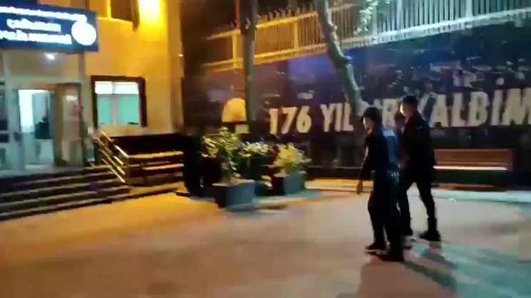 İstanbul'da mankeni taciz eden şantajcının yakalanma anı kamerada