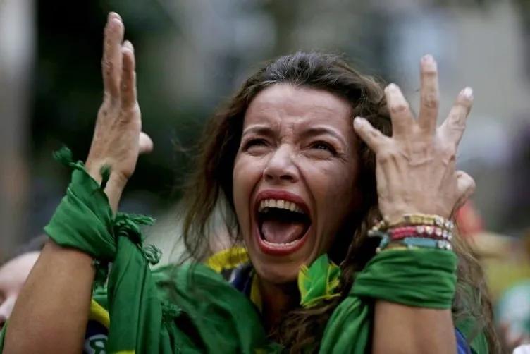 Brezilya tribünleri kahroldu