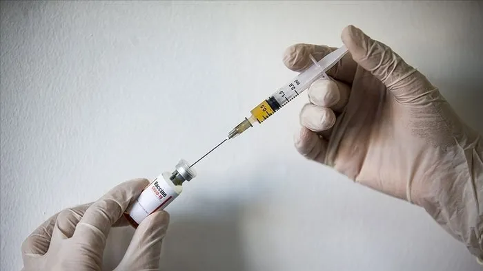 biontech mi sinovac mi hangisi daha iyi hangi asiyi olmaliyim biontech ve sinovac nerenin asisi yan etkileri kac gun suruyor biontech mi sinovac mi daha iyi daha etkili son dakika haberler