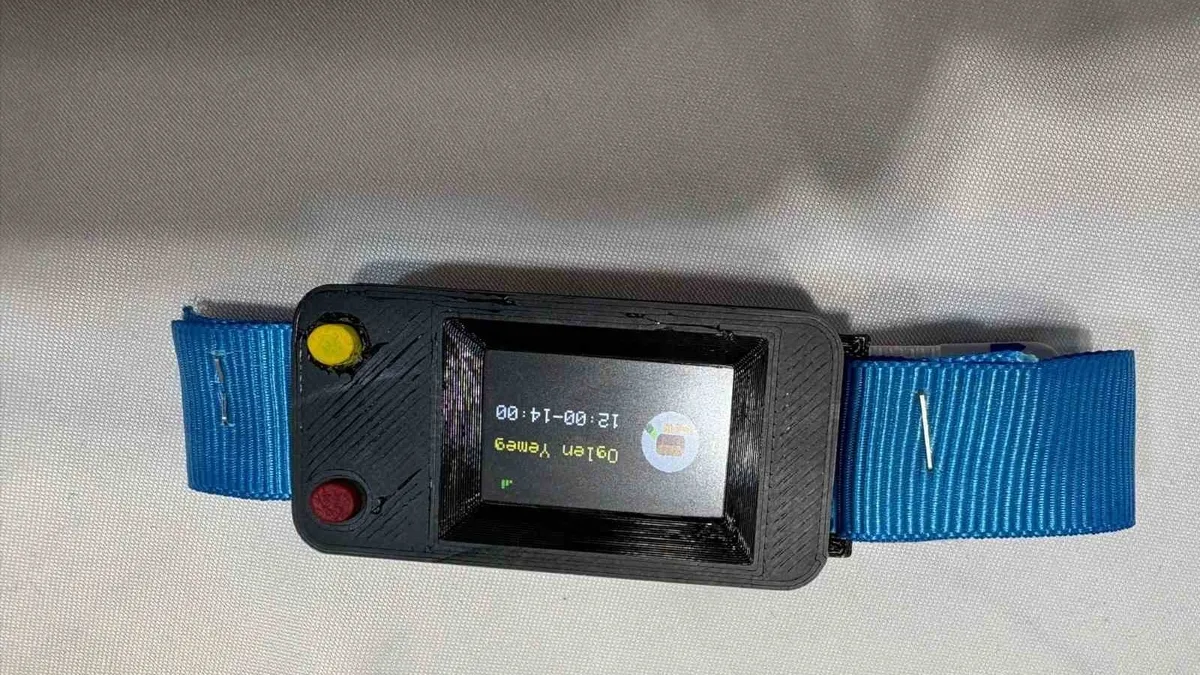 Otel hizmetlerinde devrim: Genç öğrencilerden akıllı bileklik hamlesi!