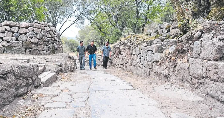 Aigai’deki kazılarda Roma Yolu bulundu