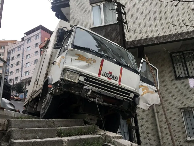 Şişli’de freni patlayan kamyonet ortalığı savaş alanına çevirdi