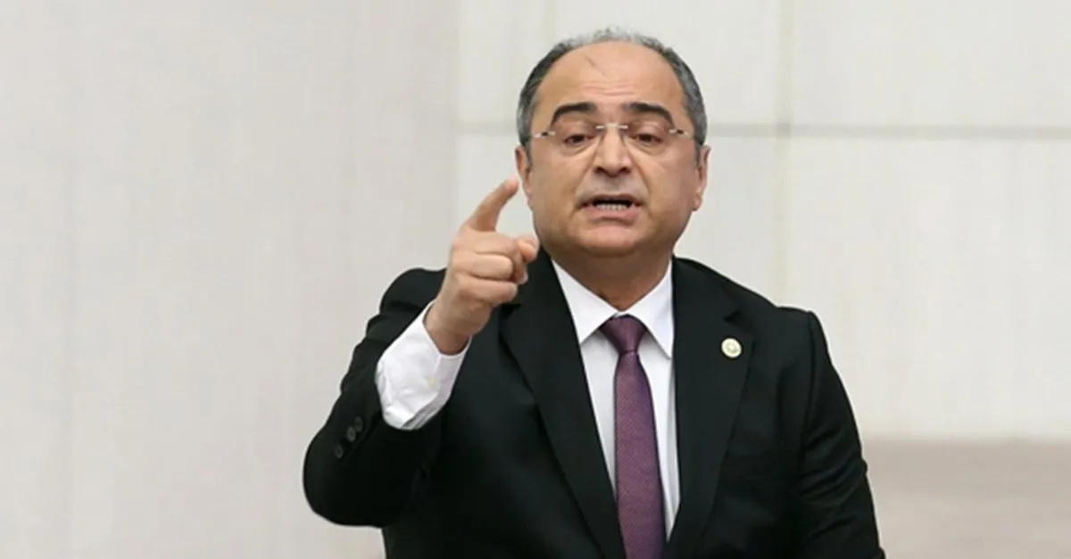 AKP'LİLERİ YERDEN-YERE VURDU!... 1 CHP İstanbul Milletvekili Turan Aydoğan'ın polisi azarladığı görüntüler  tepki çekti - Son Dakika Haberler