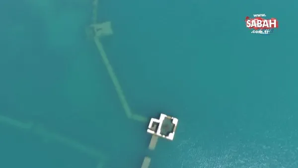 Hazar Gölü'nde tespit edilen batık kale ve surları havadan görüntülendi