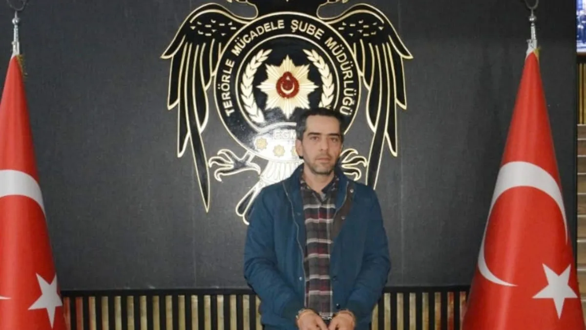 Son dakika: MİT ve İstanbul Emniyeti’nden ortak operasyon: FETÖ’nün yeğeni Yasir Gülen operasyonla yakalandı Son dakika: MİT ve İstanbul Emniyeti’nden ortak operasyon: FETÖ’nün yeğeni Yasir Gülen operasyonla yakalandı