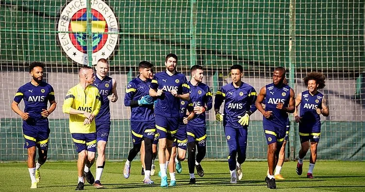 Fenerbahçe’de Luan Peres takımla çalışmalara katıldı