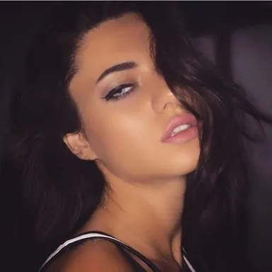 Adriana Lima'nın ikizi Gökçe Eygi güzellik yarışmasında Türkiye'yi temsil edecek