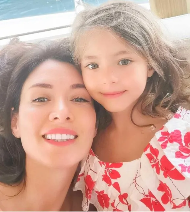 Nefise Karatay’dan yürek yakan itiraf: O an çocukluğunuzu kaybediyorsunuz…