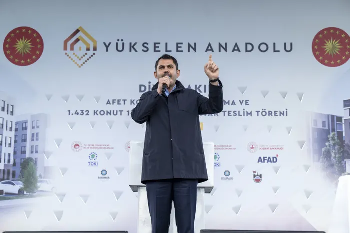 bakan-kurumdan-uydu-kent-projesi-ve-yarisi-bizden-kampanyasi-aciklamasi-istanbulun-silueti-degisecek-1682106662148.jpg Bakan Kurum'dan Uydu Kent Projesi ve Yarısı Bizden Kampanyası açıklaması!