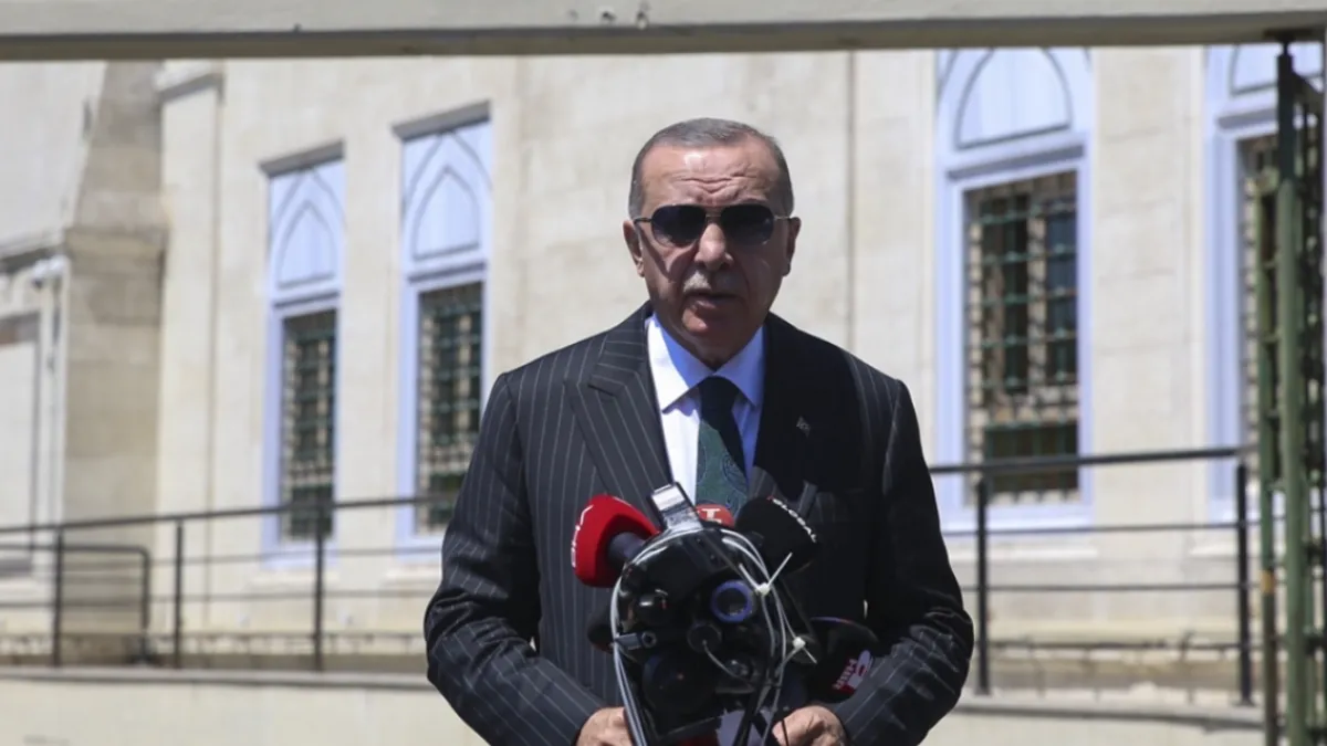 Başkan Erdoğan Cuma namazını Hz. Ali Camisi’nde kıldı Başkan Erdoğan Cuma namazını Hz. Ali Camisi’nde kıldı