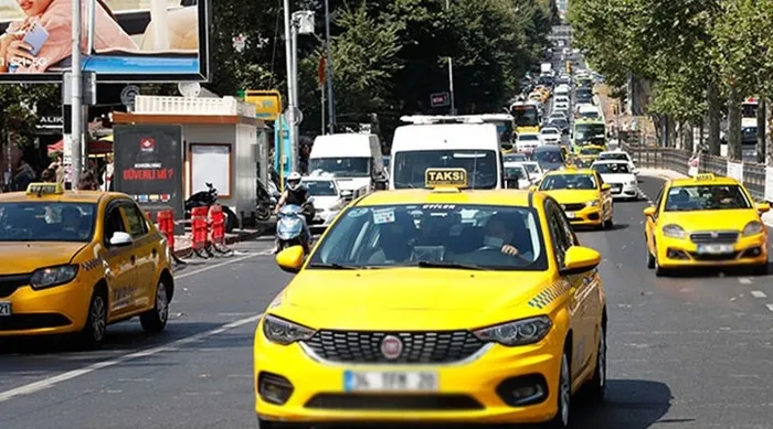son-dakika-istanbulda-ulasima-yuzde-40-zam-iste-otobus-minibus-dolmus-okul-servisi-ve-taksi-fiyatlari-1649233013933.jpg