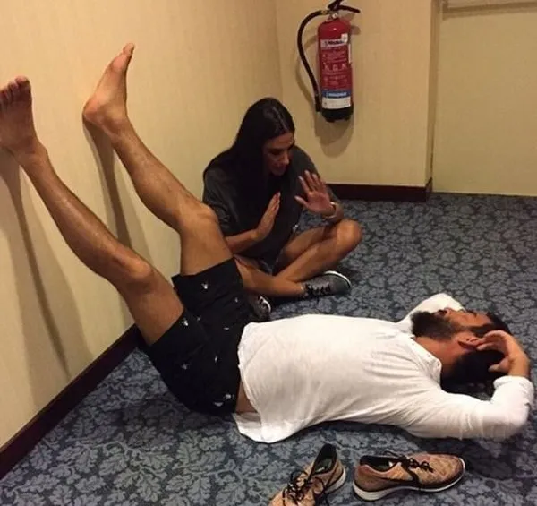Arda Turan ve sevgilisi düşman çatlatıyor