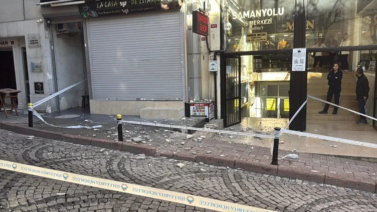 Şişli’de kopan beton parçalarından saniyelerle kurtuldu! Az kalsın öbür tarafa gidiyordum