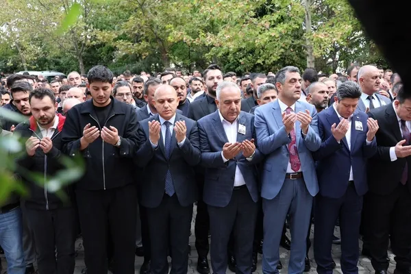 mkedeki-kazada-hayatini-kaybeden-ferhat-oz-son-yolculuguna-ugurlandi-1790611163548.jpg