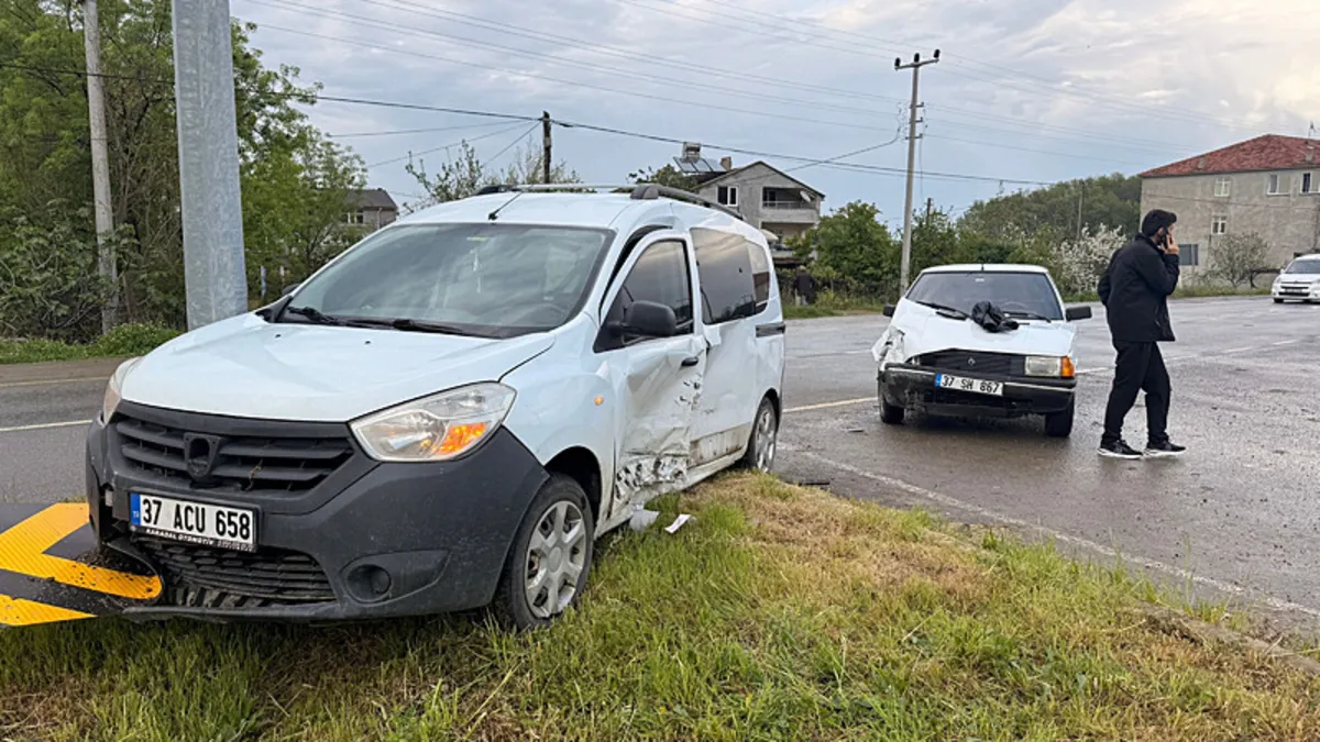 Samsun’da iki otomobilin çarpıştığı kazada 3 kişi yaralandı Samsun’da iki otomobilin çarpıştığı kazada 3 kişi yaralandı