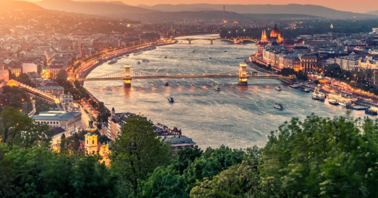 Işıl ışıl sokaklarıyla Budapeşte!