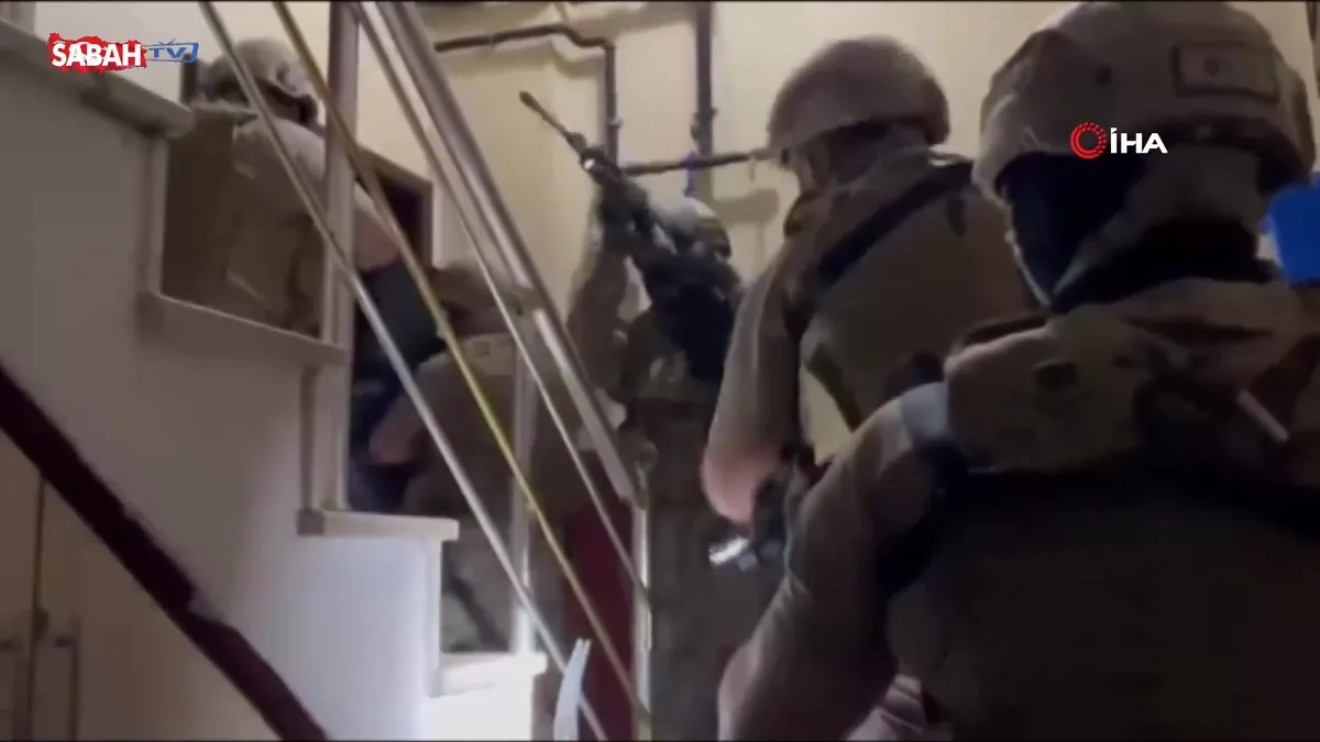İstanbul ve Şırnak’ta çete operasyonu: 8 gözaltı | Video videosunu izle İstanbul ve Şırnak’ta çete operasyonu: 8 gözaltı | Video videosunu izle