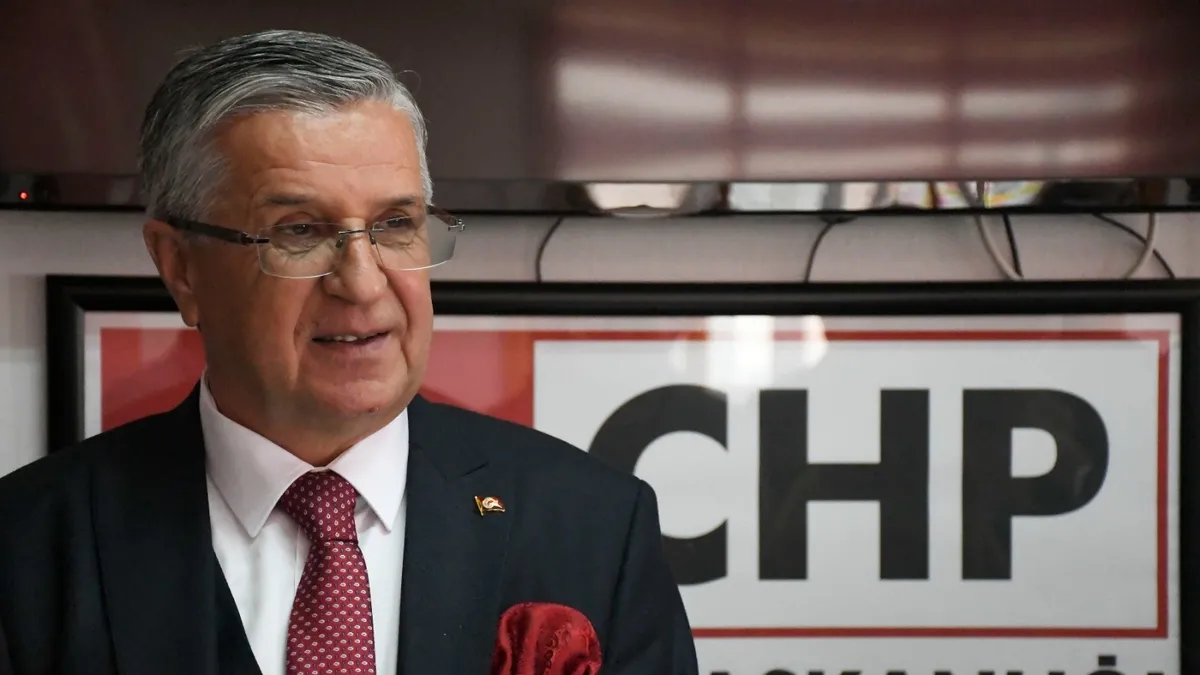 Kemer Belediye Başkanı, CHP'den istifa etti haber görseli