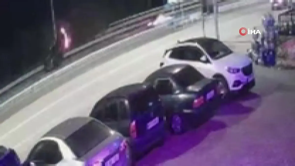 Trabzon’daki kazada araç böyle takla attı: 3 yaralı | Video videosunu izle Trabzon’daki kazada araç böyle takla attı: 3 yaralı | Video videosunu izle