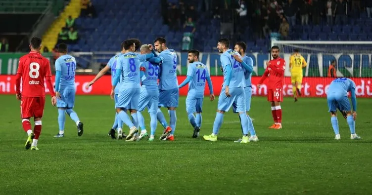 Karadeniz derbisinde 5 gol atıldı, avantajı Çaykur Rizespor kaptı