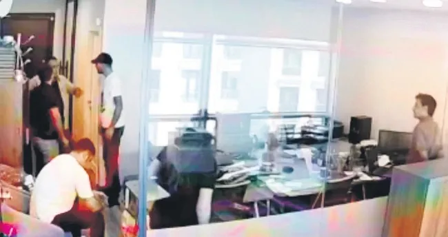 İş adamından tehditle 49 bin euro aldılar İş adamından tehditle 49 bin euro aldılar