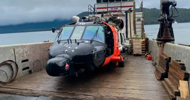 Alaska’da korkutan kaza: ABD Sahil Güvenliğine ait helikopter yere çakıldı