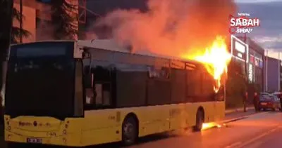 Sultanbeyli’de seyir halindeki İETT otobüsünü alev alev yandı | Video