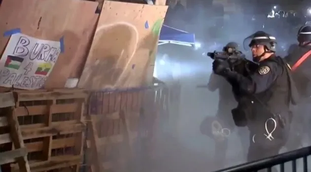 ABD polisinden sert müdahale: Filistin yanlısı öğrenciler gözaltına alındı! Biber gazı ve plastik mermi sıktılar