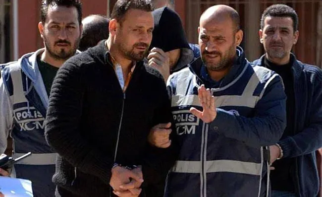 SON DAKİKA… Sahte psikolog Volkan Uçak hakkında dikkat çeken iddia! Cep telefonundan çıktı: 250 bin TL’ye doçentlik!