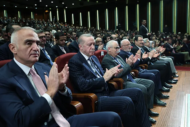 Başkan Erdoğan, Yaşayan İnsan Hazineleri Ödülleri töreninde konuşuyor: Bizler çok köklü bir birikimin mirasçısıyız