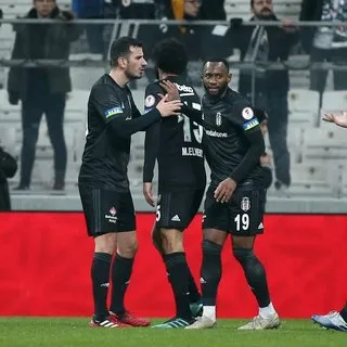 Beşiktaş'ta Caner Erkin ve Mohamed Elneny arasında gerginlik
