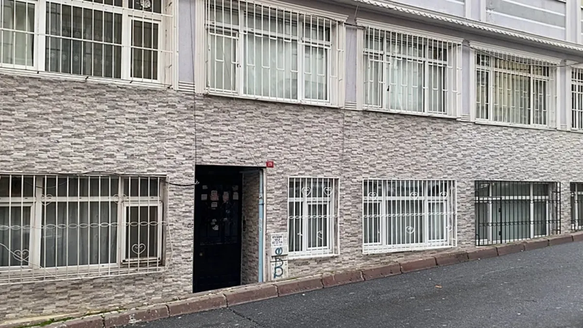 2 aylık bebeğin şüpheli ölümünde apartman sakini anlattı! “Suratı bembeyazdı” 2 aylık bebeğin şüpheli ölümünde apartman sakini anlattı! “Suratı bembeyazdı”