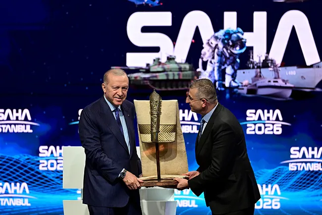 baskan-erdogan-turk-savunma-sanayiinin-yildizi-parliyor-1778246081795.jpeg