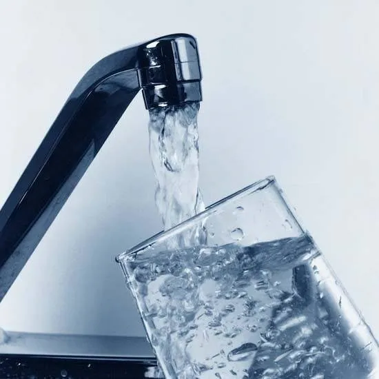 Ayakta su içmenin bilimsel gerçeği