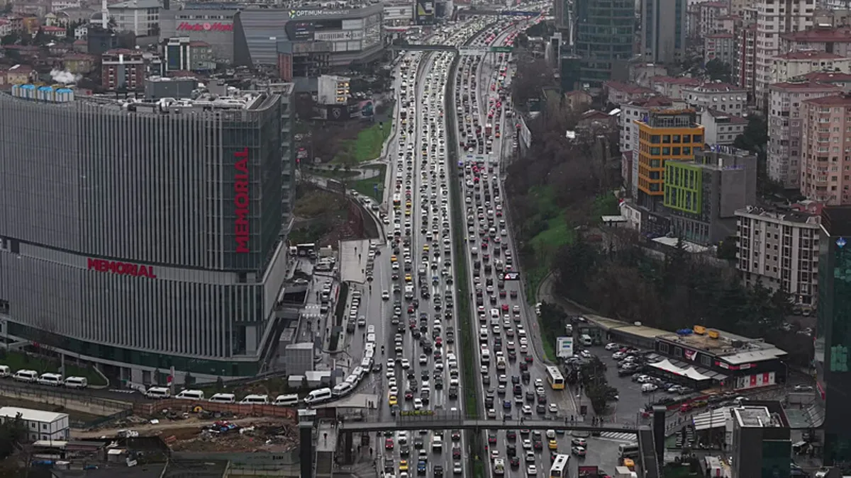 İstanbul’da trafik yüzde 90’a ulaştı!