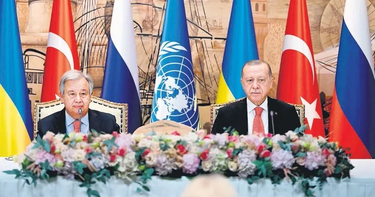 Tahıl gemileri demir alıyor