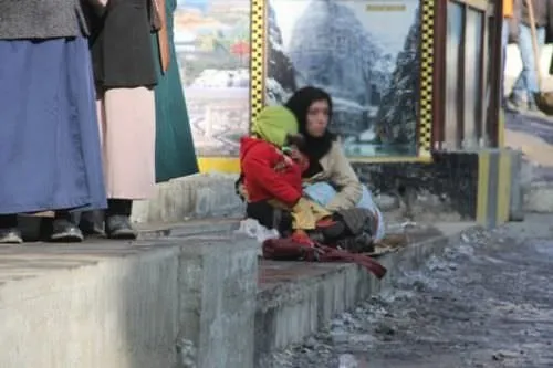 Dilencilerin kucağındaki bebekler neden sürekli uyur?