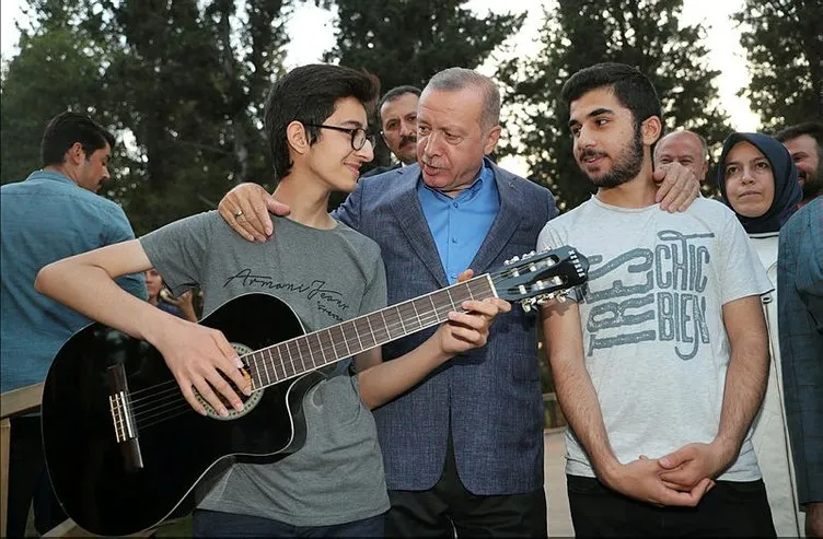 BaÅkan ErdoÄan, NakkaÅtepe Millet Bahçesi'ni gezdi vatandaÅlarla sohbet etti