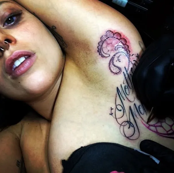 Lady Gaga’dan yeni dövme