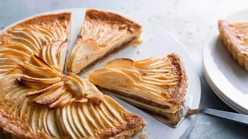 Hamuru gevrek kendisi lezzetli: Elmalı turta tarifi