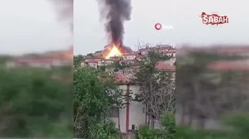 Beypazarı’nda tarihi evlerde çıkan yangın sonucu 4 ev kullanılamaz hale geldi