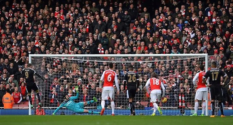 Arsenal, lider Leicester City’i son dakika golüyle yıktı