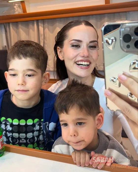 Burak Özçivit ve Fahriye Evcen oğullarını alıp araba gösterisine gitti! İşte o eğlenceli anlar!